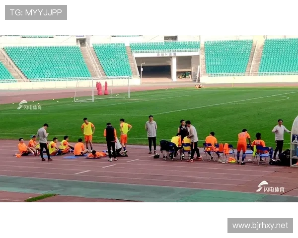 全球顶级田径场热身区的标准化空间布局赛